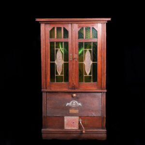 Antique German cabinet gramophone — image 1