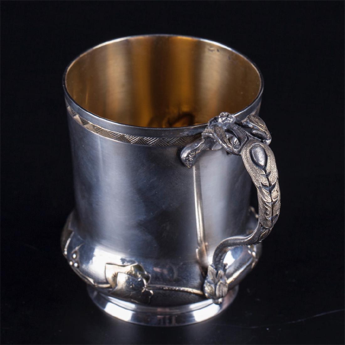 Magnificent antique silver cup applied with a bug — image 4