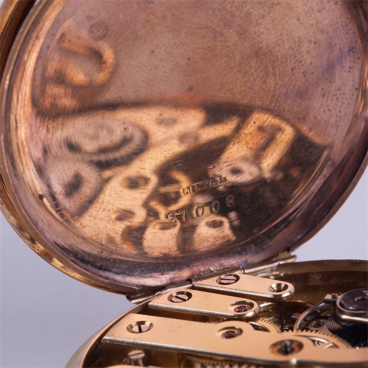 Open face gold pocket watch witch box. — image 4