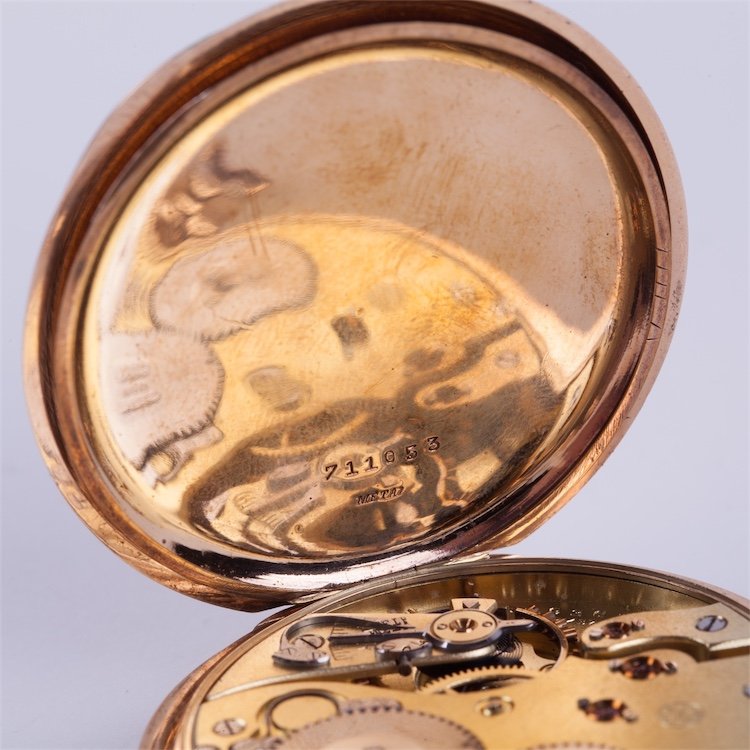 Hunting case gold pocket watch "International watch — image 6