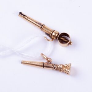 Gold watch key. — image 2