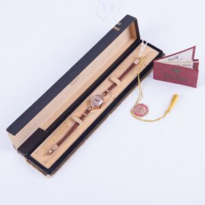 Gold wristwatch lady Elgin with original wristband. — image 1