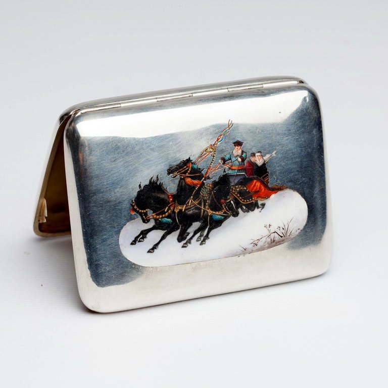 Russian silver and enamel cigarette case. — image 1