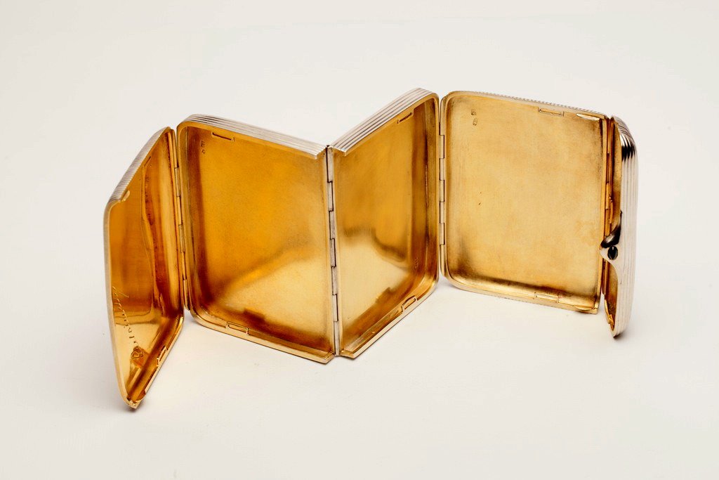 Russian silver cigarette case. — image 2