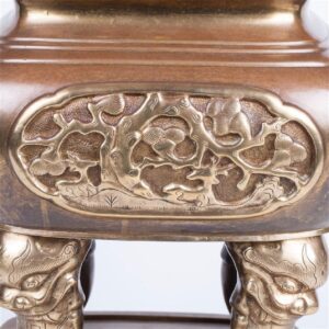 Antique Chinese bronze incense burner — image 3