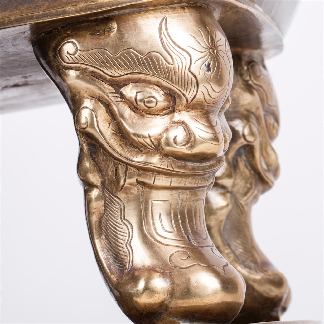 Antique Chinese bronze incense burner — image 4