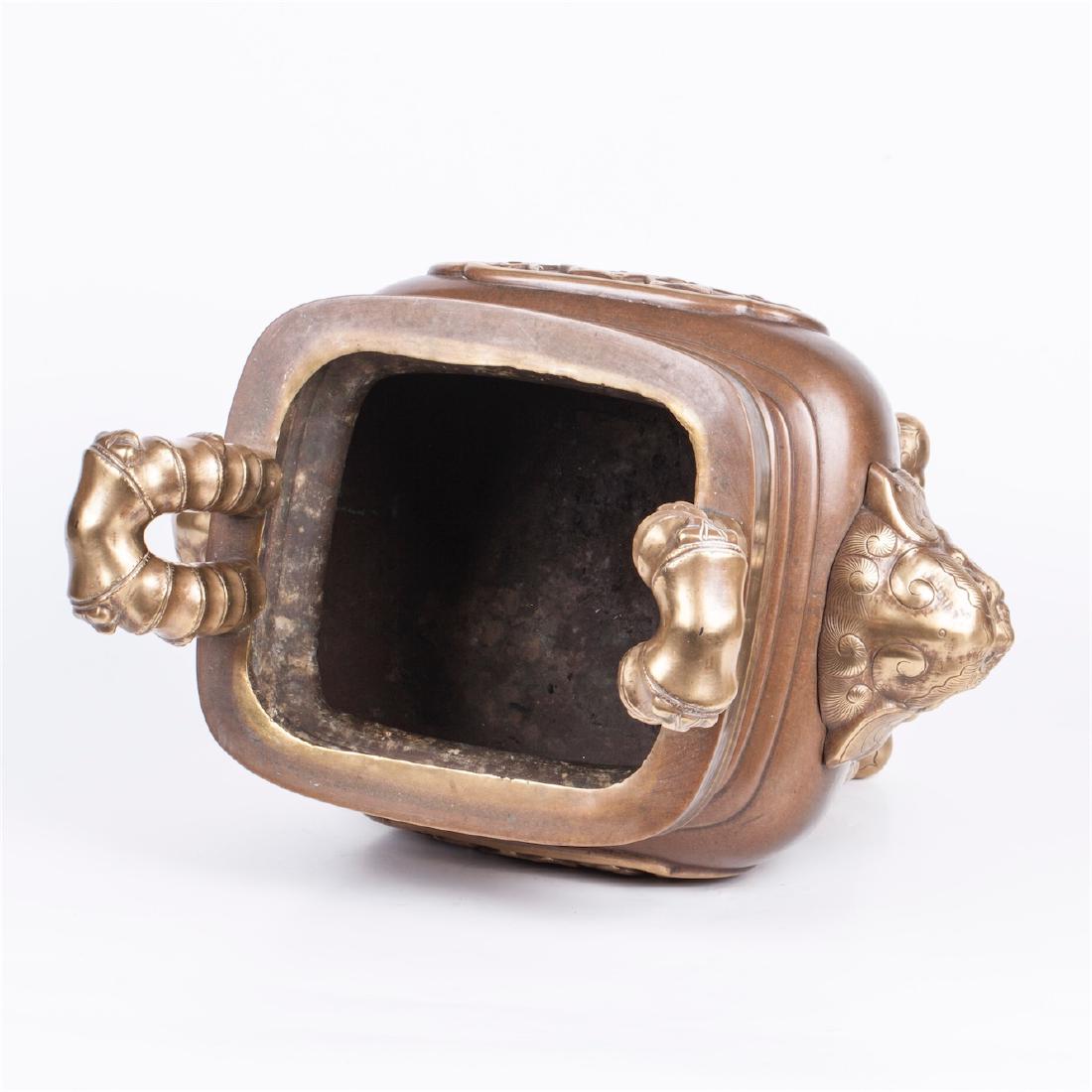 Antique Chinese bronze incense burner — image 7