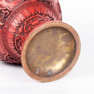 Chinese red lacquer vase with figures and landscape — image 6