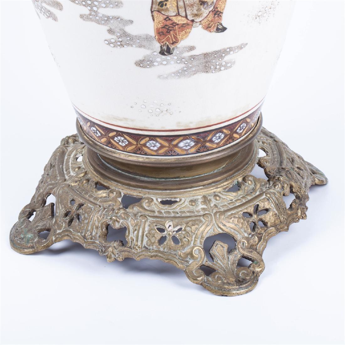 Antique Japanese painted porcelain vase with bronze — image 5