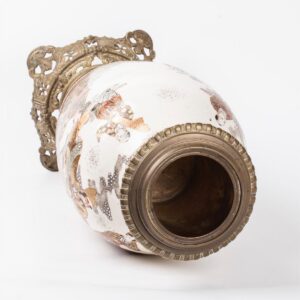 Antique Japanese painted porcelain vase with bronze — image 6