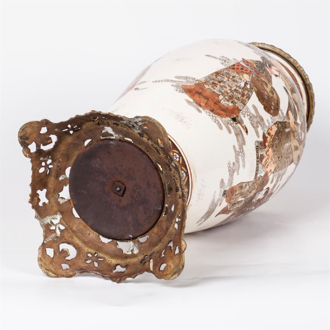 Antique Japanese painted porcelain vase with bronze — image 7
