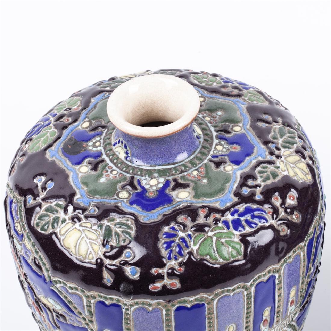 A pair of antique Chinese glazed faience vases — image 2