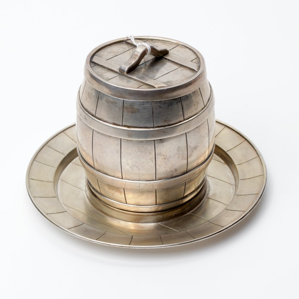 Russian silver barrel with tray. — image 1