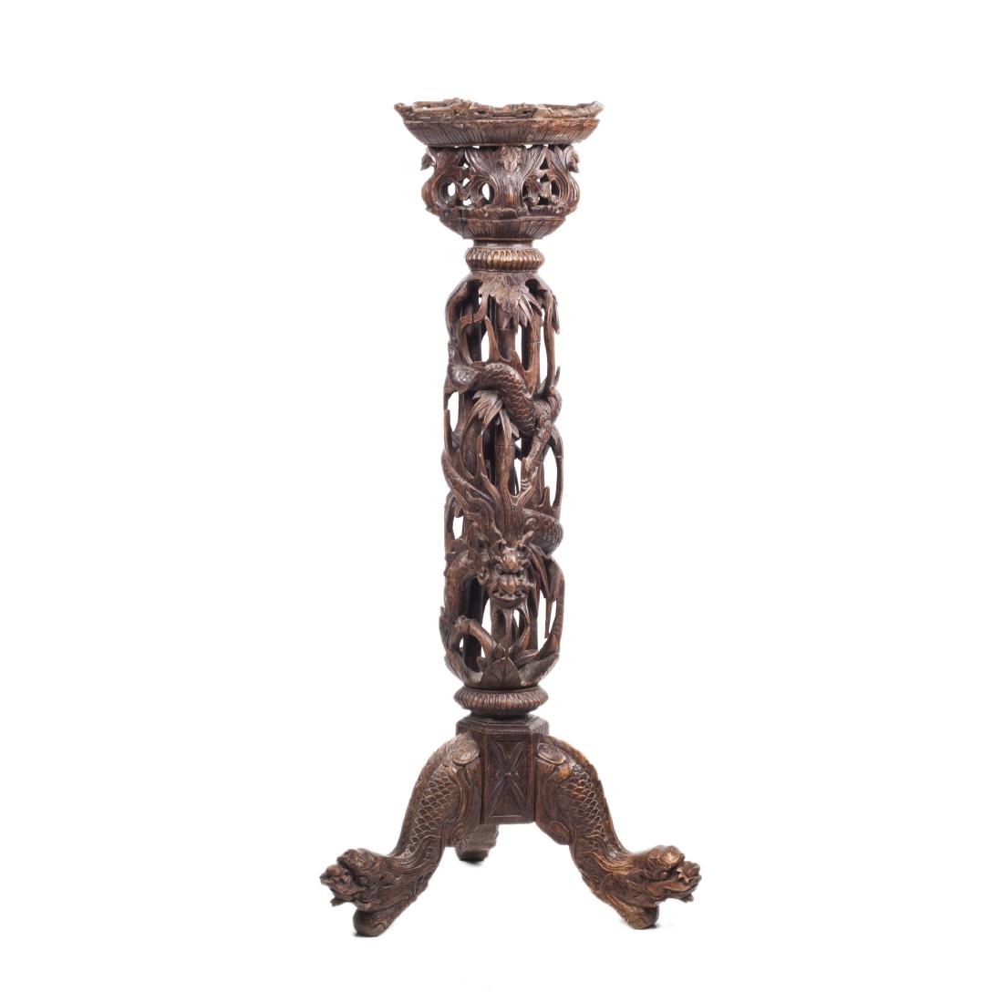 Chinese carved wood dragon pillar. — image 1