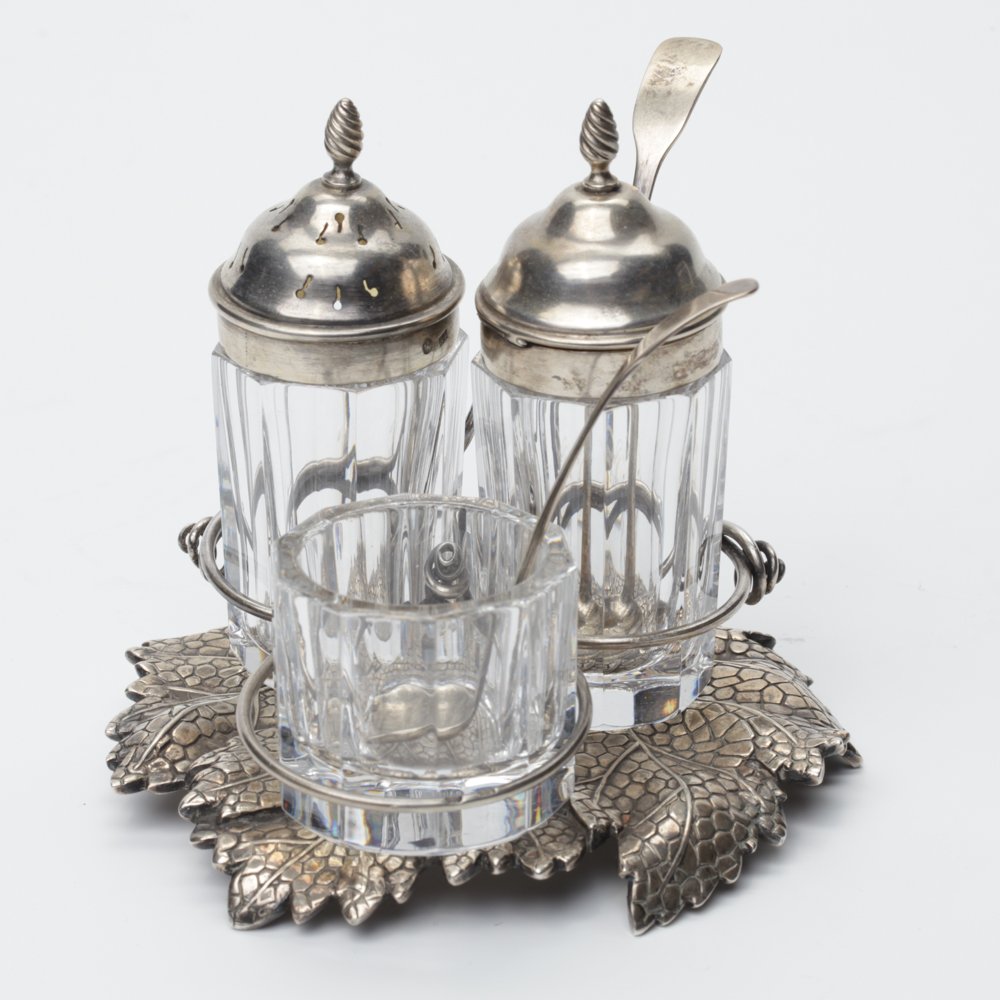 Russian silver sauce boat. — image 1