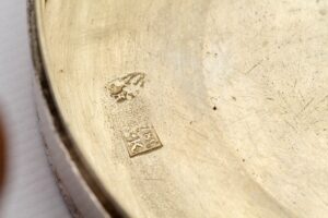 Russian snuff box with medal. — image 7