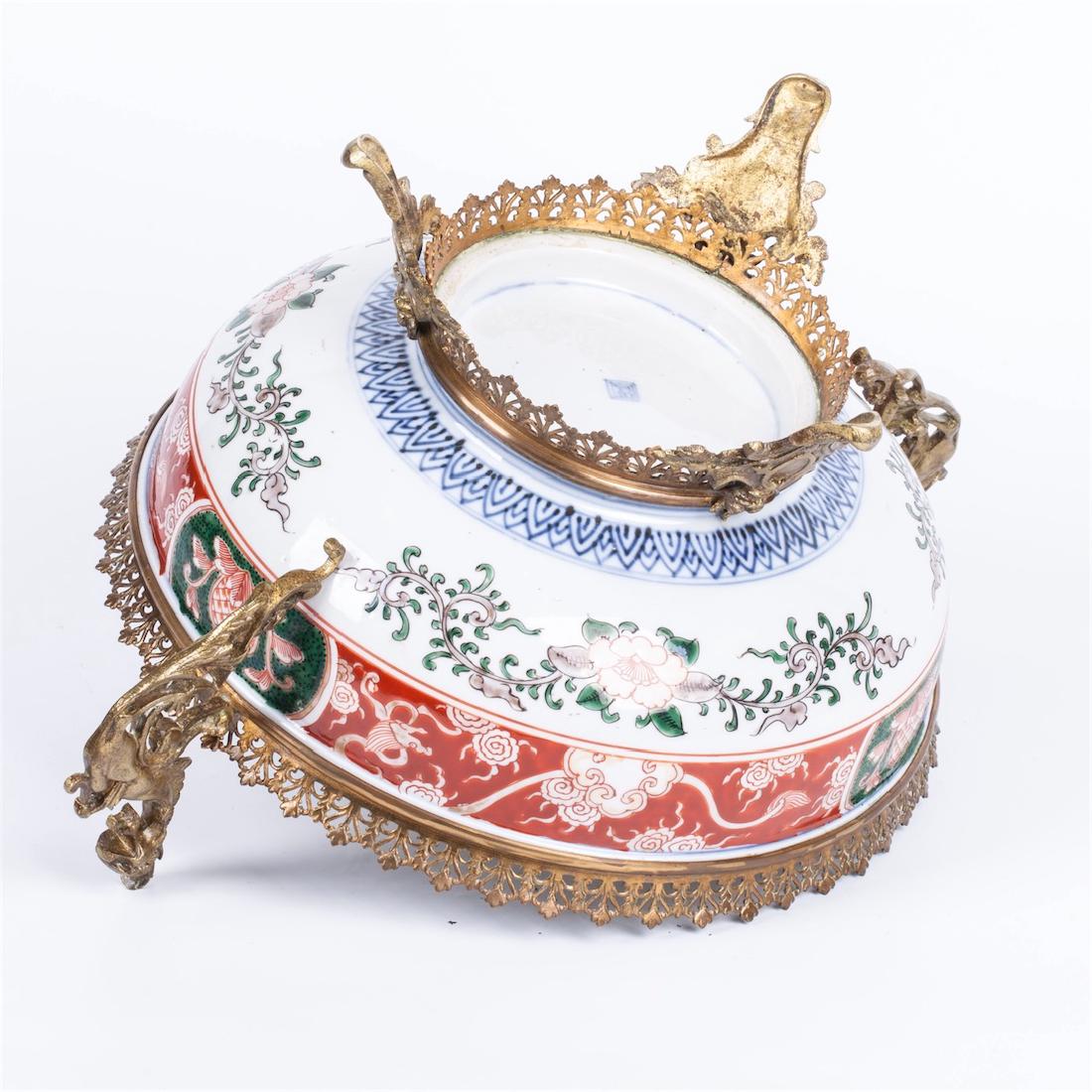 Antique Chinese fruit bowl on legs — image 6