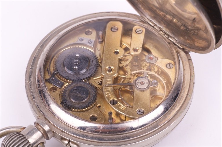 Metal military pocket watch. — image 7