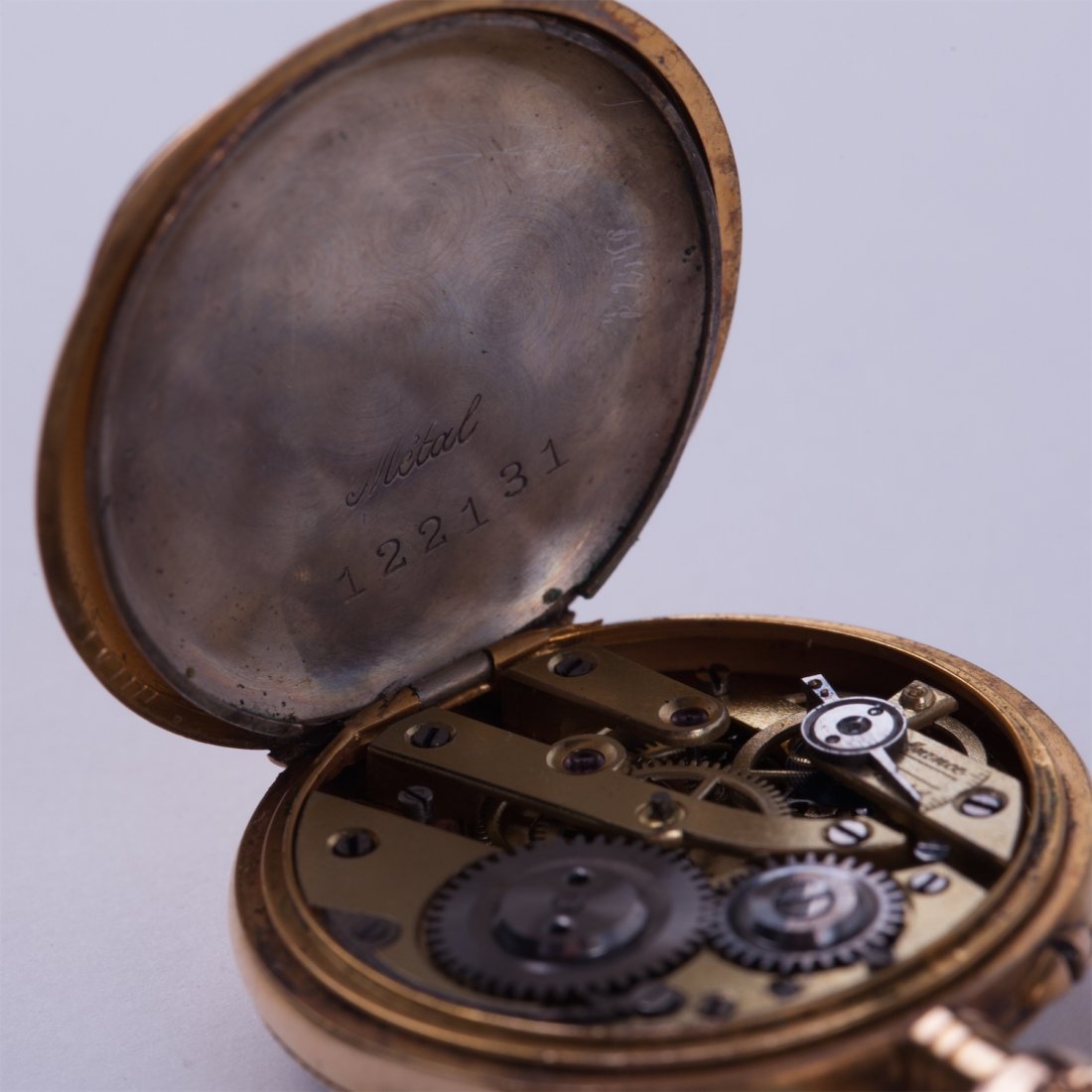 Open face case gold pocket watch — image 4