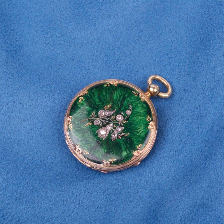 Gold pocket watch. — image 1