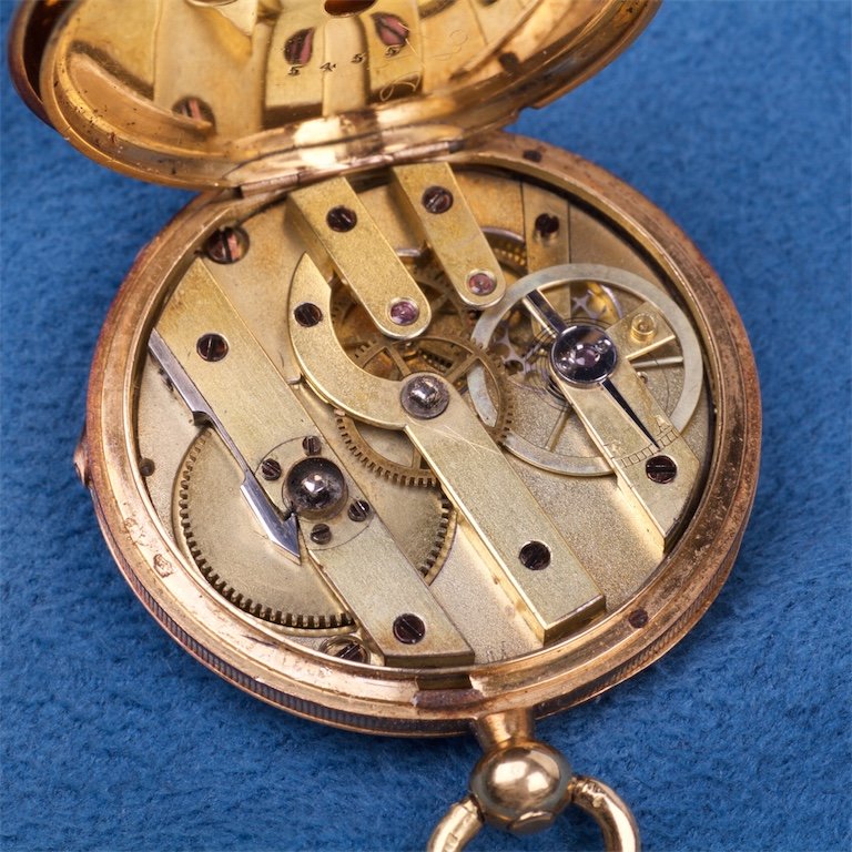 Gold pocket watch. — image 7