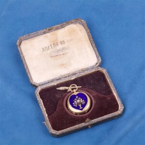 Gold pocket watch. — image 1