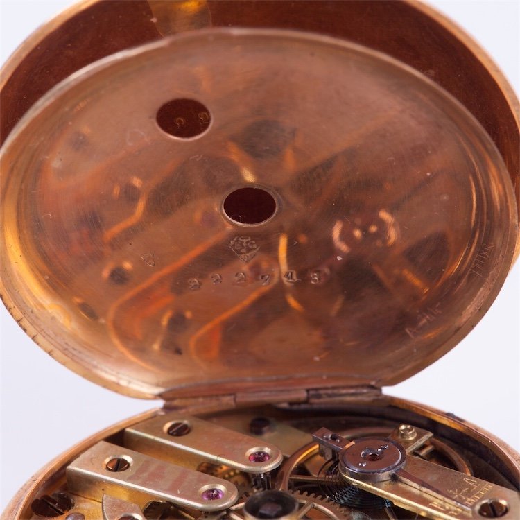 Open face gold pocket watch with key. — image 4