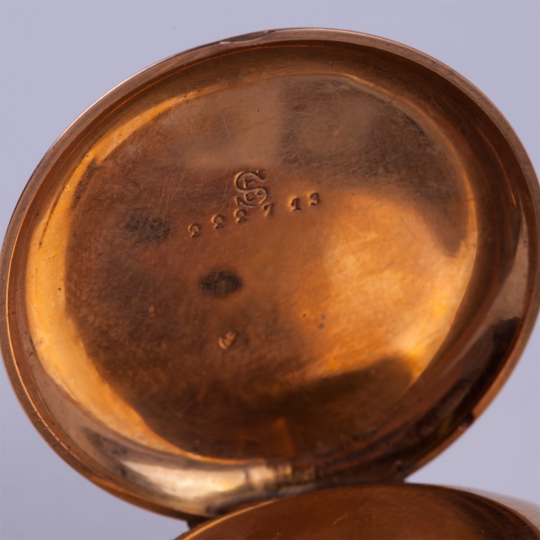 Open face gold pocket watch with key. — image 6