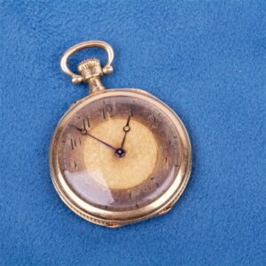 Gold pocket watch.18K. — image 1