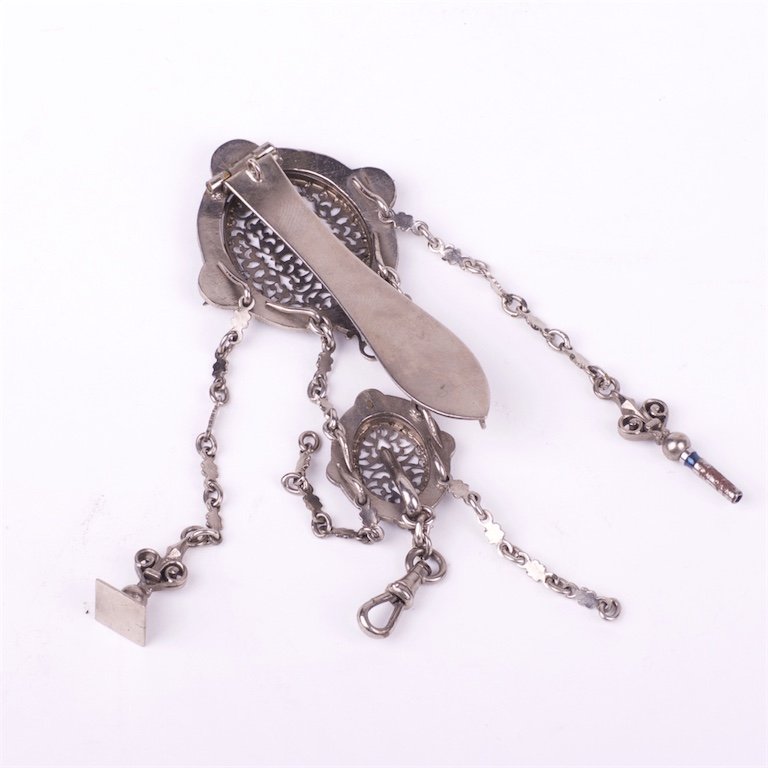 Pendant for pocket watch with seal. — image 4