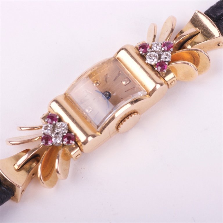 Gold 18K ladies wristwatch. — image 2