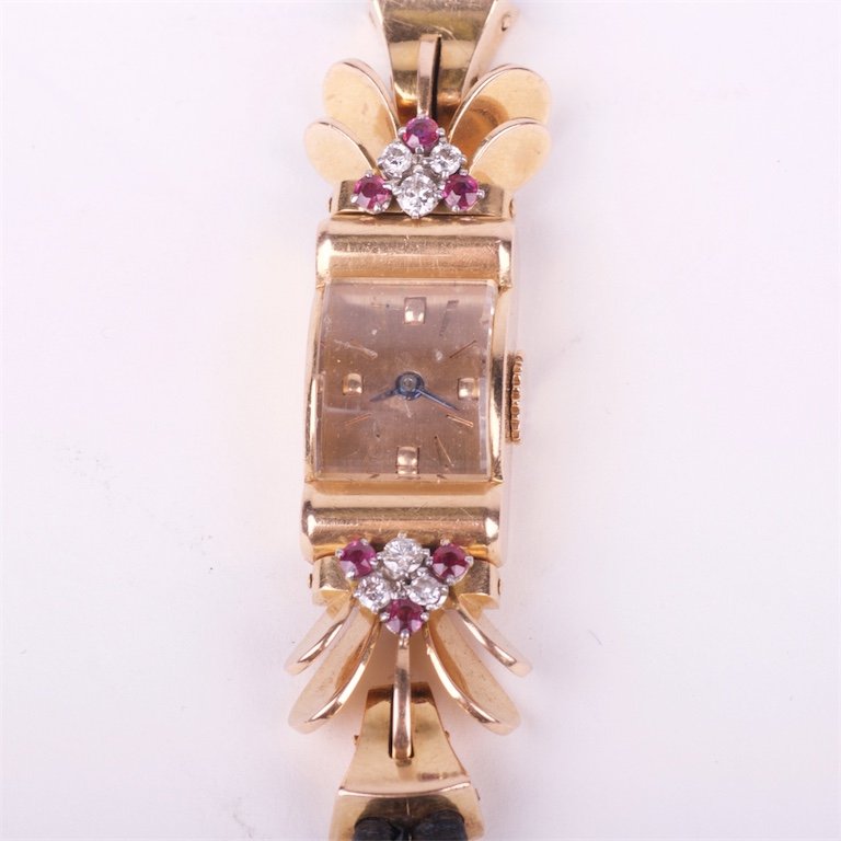 Gold 18K ladies wristwatch. — image 3