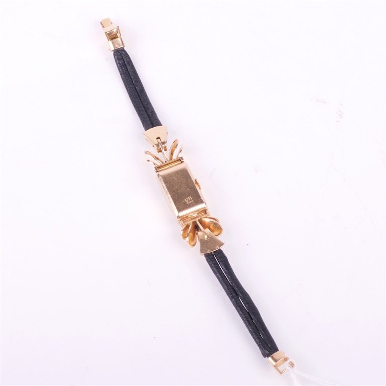 Gold 18K ladies wristwatch. — image 7
