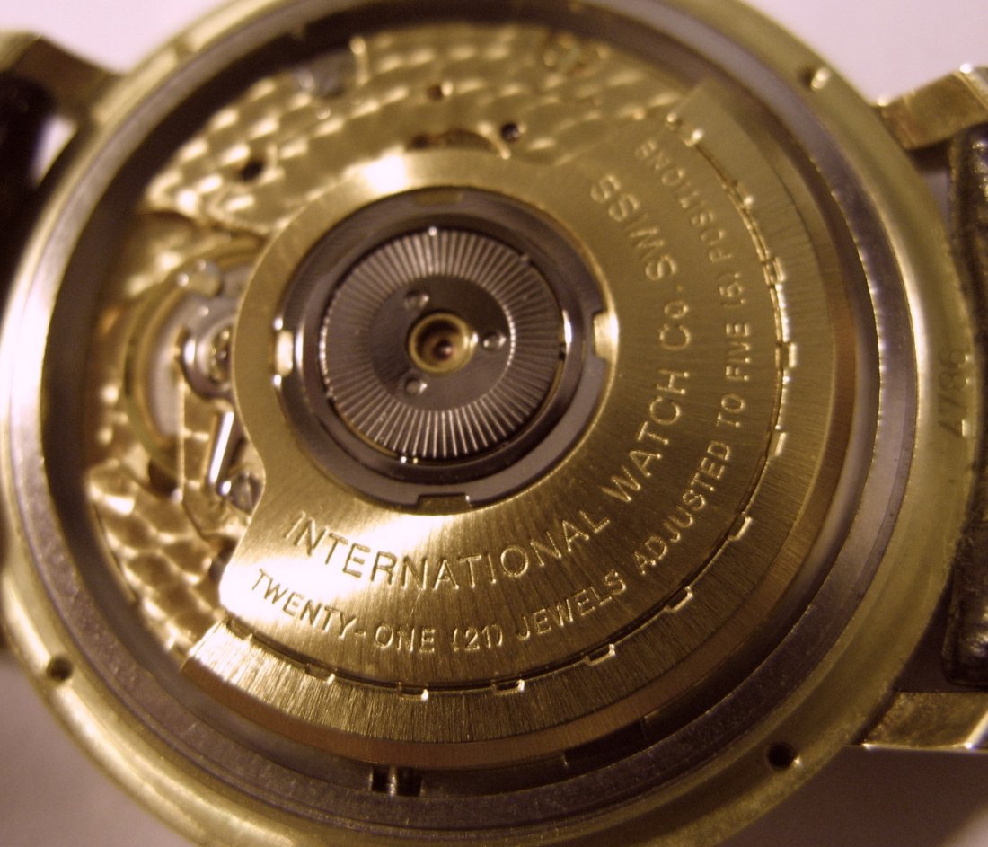"IWC " mens wristwatch with calendar. — image 8