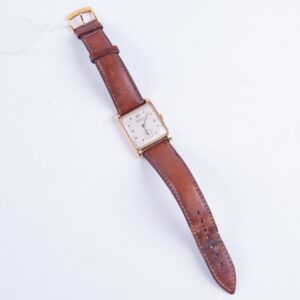 "Universal Geneve" 18k gold wristwatch. — image 2