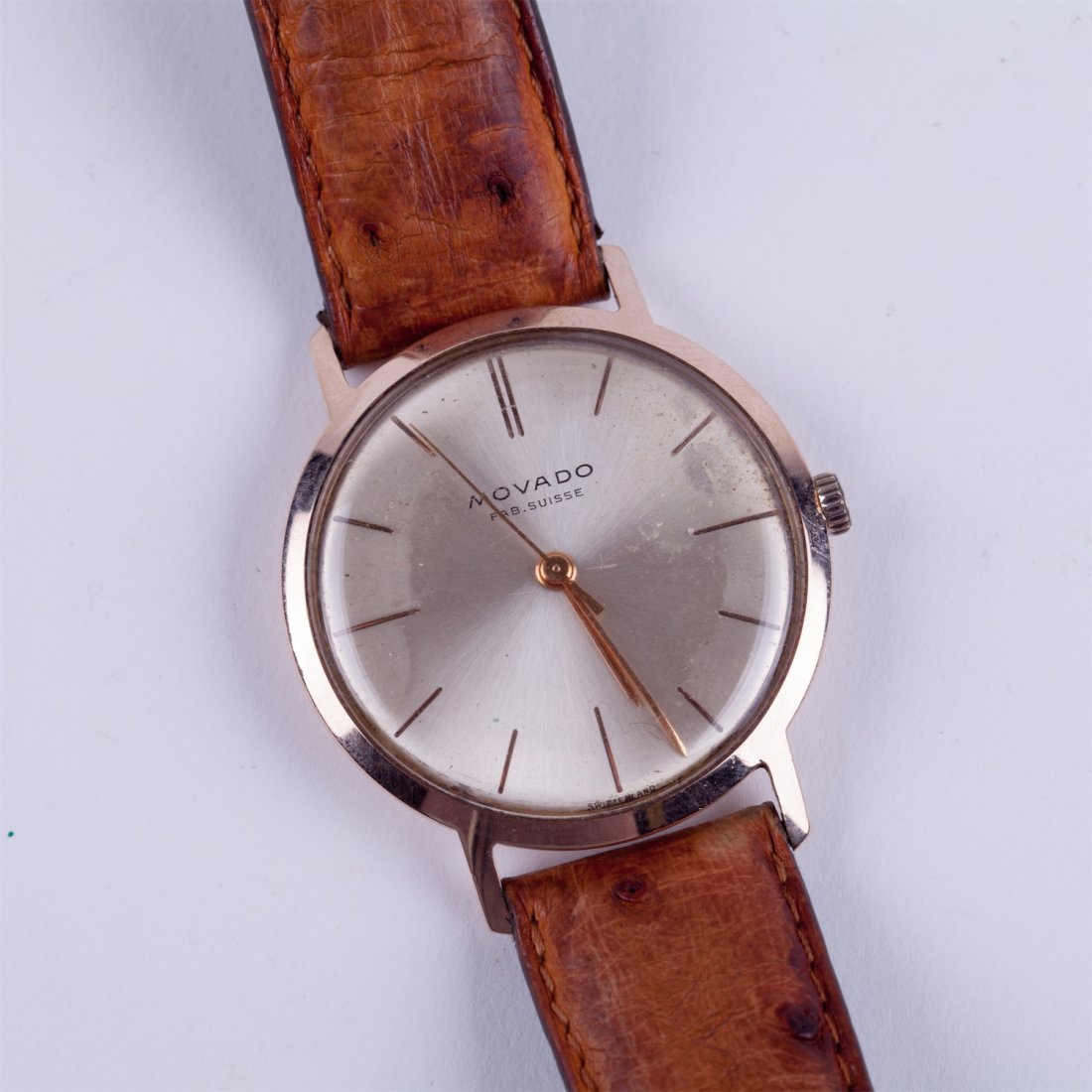 "Movado" gold 18k wristwatch. — image 1
