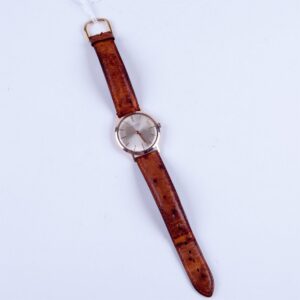 "Movado" gold 18k wristwatch. — image 2