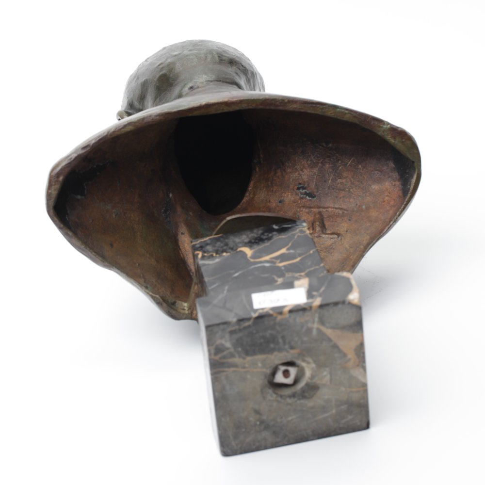 Bronze bust by Zelikson. — image 4