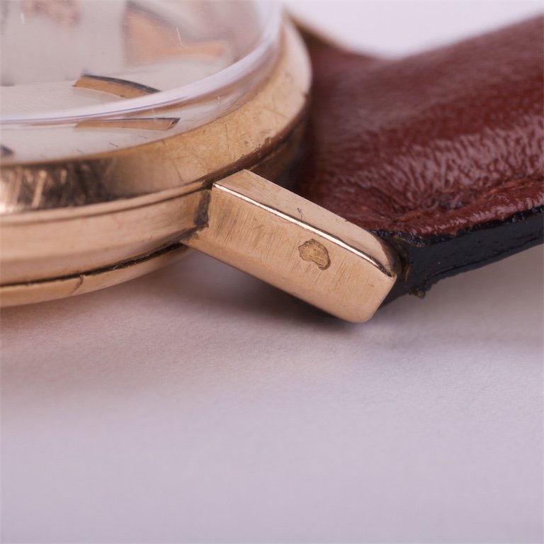 Omega calender automatic gold 18k wristwatch. — image 4
