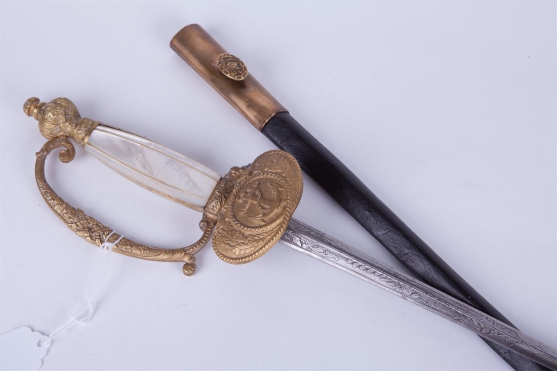 Unknown navy officer sword. — image 1