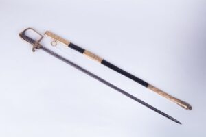 Unknown navy officer sword. — image 3