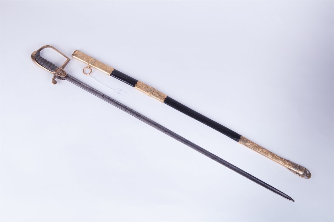 Unknown navy officer sword. — image 3