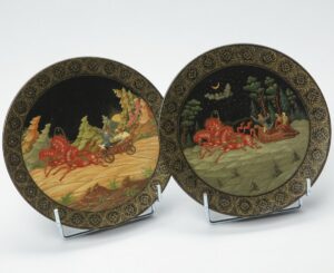 Two Russian lacquer plates. — image 1