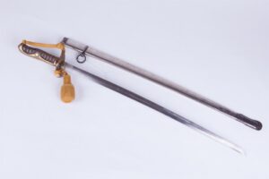 Japanese short NCO police sword. — image 2