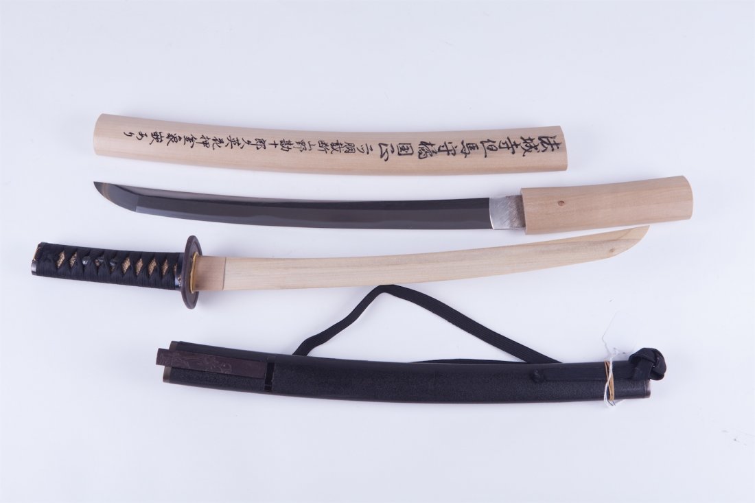 Wakizashi with 2 body cutting test. Hojoji Kunimasa. — image 3