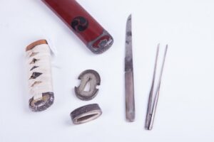 Tanto koshirae with silver fittings. — image 6