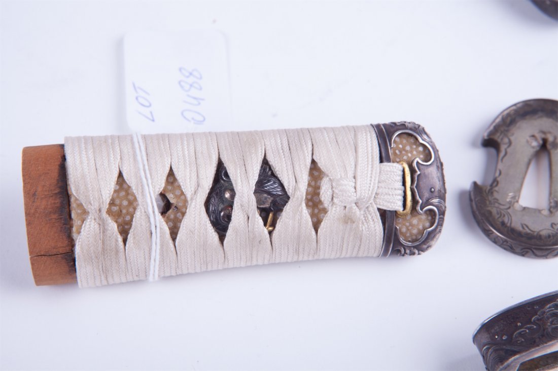 Tanto koshirae with silver fittings. — image 7