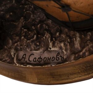 A Russian commemorative bronze-gilt composition — image 3