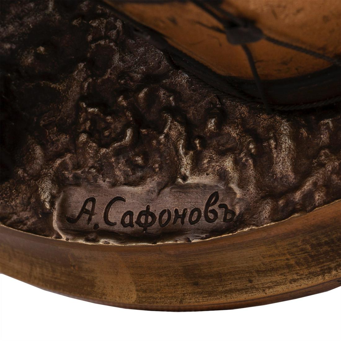 A Russian commemorative bronze-gilt composition — image 3