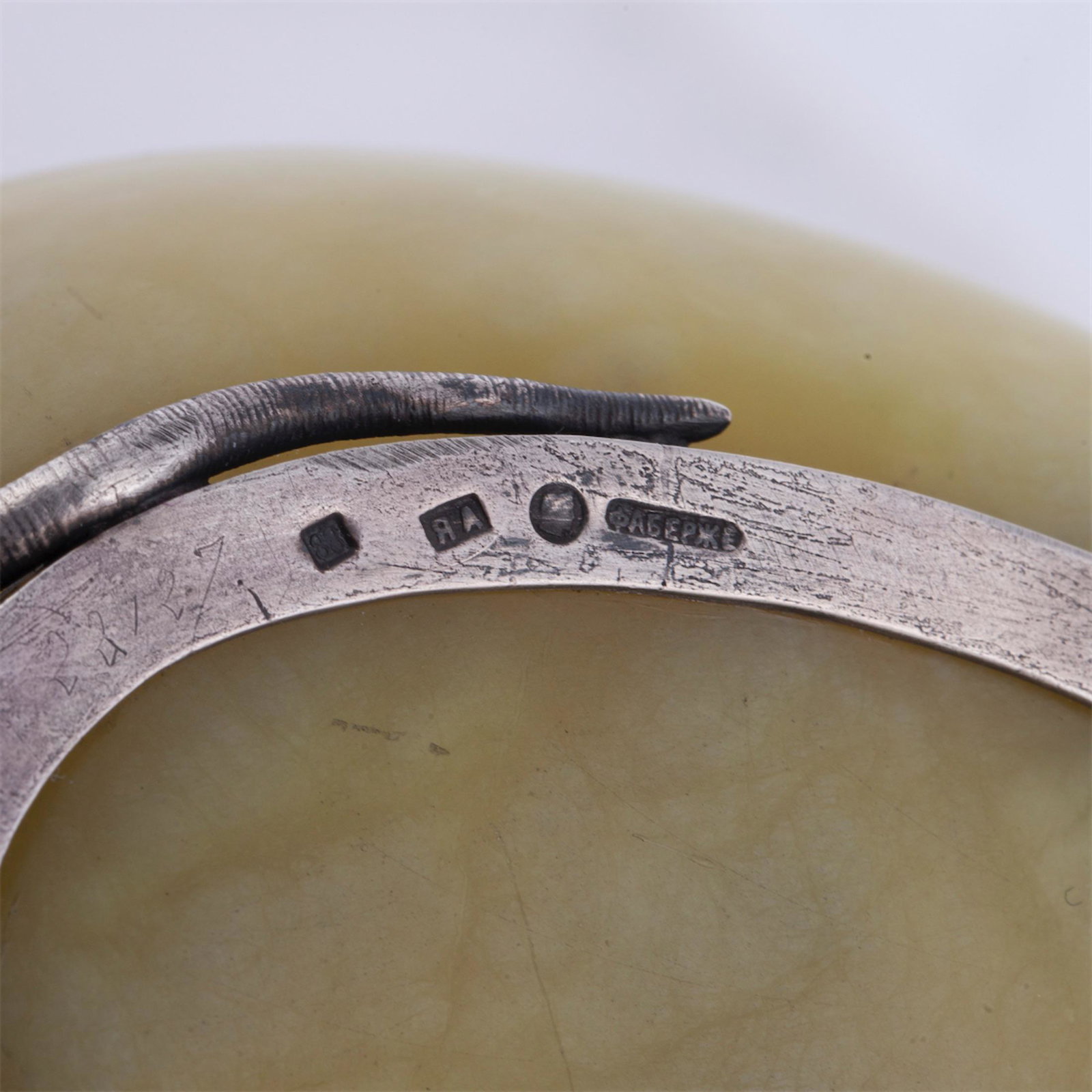 A Faberge bowenite tray — image 4